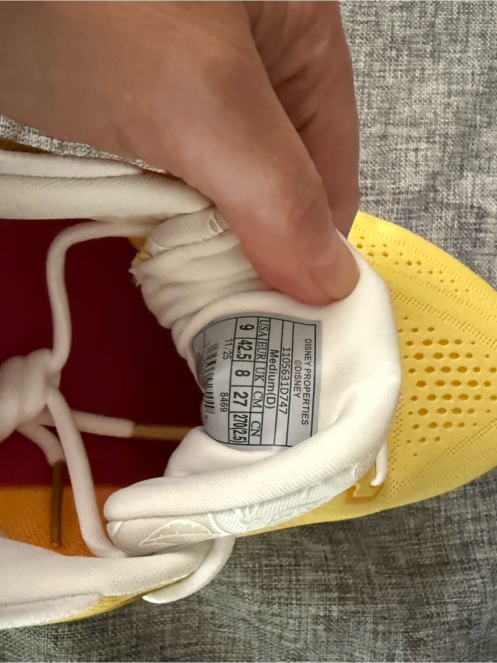 Brooks Yellow and White Men’s Running Shoes. - Picture 5 of 7
